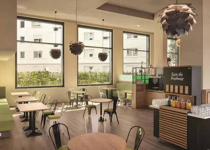 Super 8 By Wyndham Mainz Zollhafen Hotel
