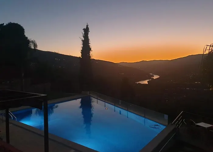 Bed and Breakfast Golden Mirror Lamego