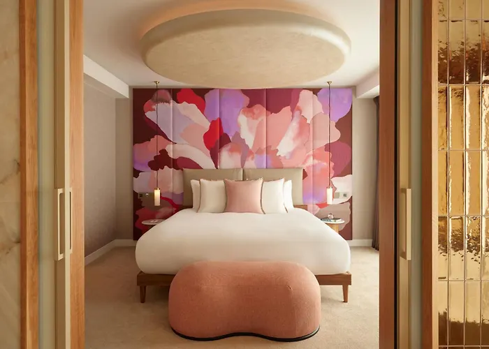 Hotel The Botree London, Curio Collection By Hilton