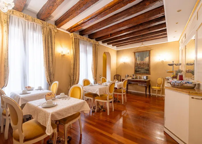 Casa Pisani Canal Venezia