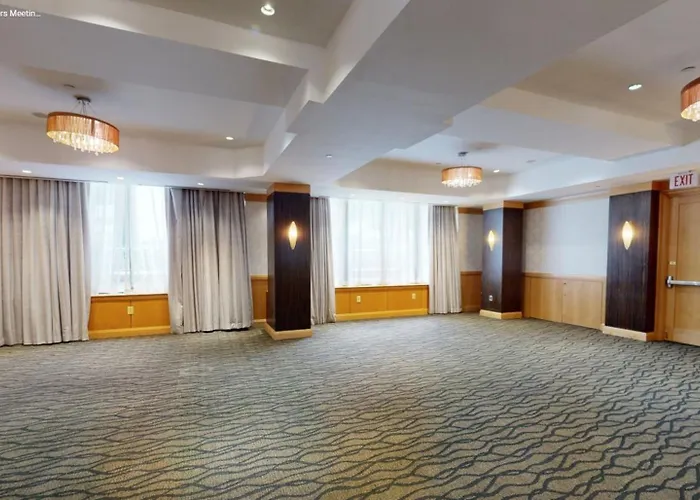 Beacon Hotel&Corporate Quarters