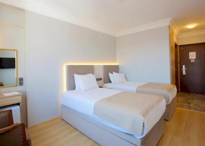 Grand Ant Hotel