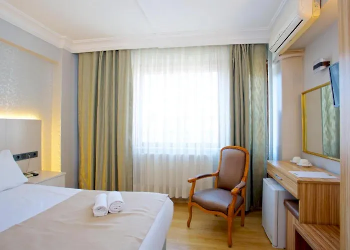Grand Ant Hotel