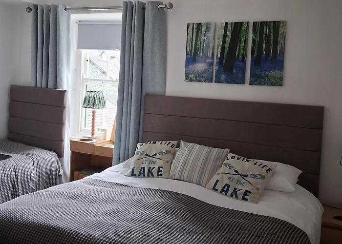 The Lakes B And B