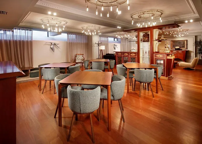 Apartaments-Hotel Hispanos 7 Suiza Barcelona