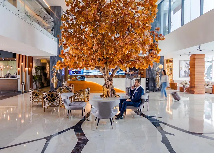 C Central Hotel And Resort The Palm Dubai