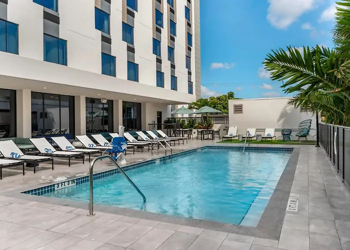 Comfort Inn & Suites Miami International Airport