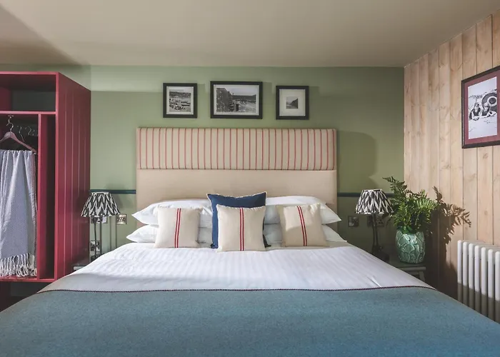Rock Point Inn