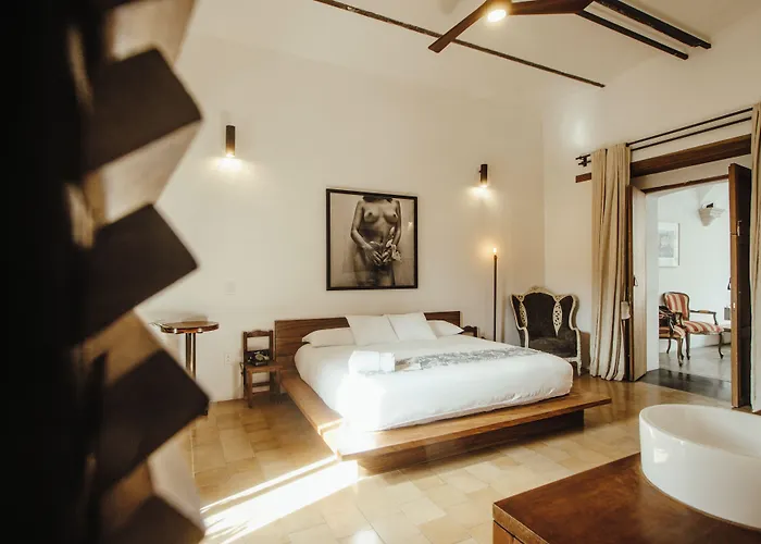 Hotel Sin Nombre