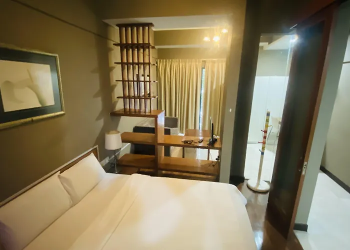 Peninsula Residence All Suite Hotel