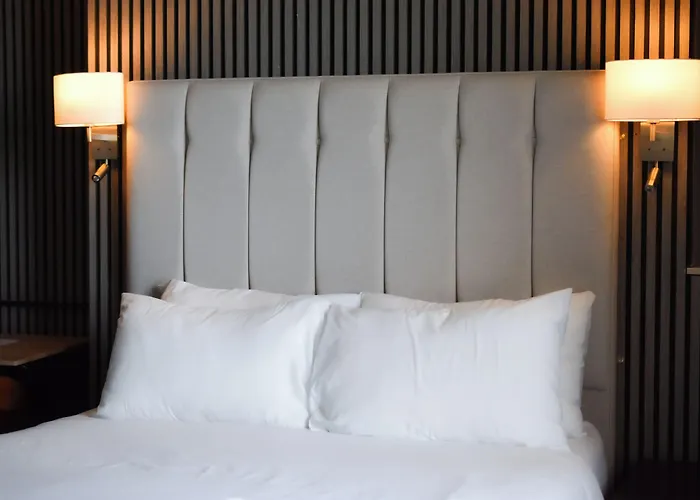 Nomi Rooms & Restaurant