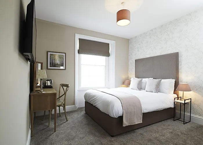 The Frampton Arms Hotel Moreton 