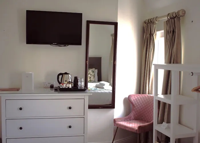 Tom Dick And Harriet'S Accommodation