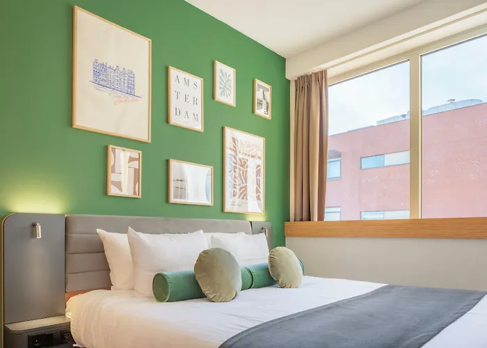 Maxhotel Amsterdam Airport Schiphol - Recently Renovated Hoofddorp