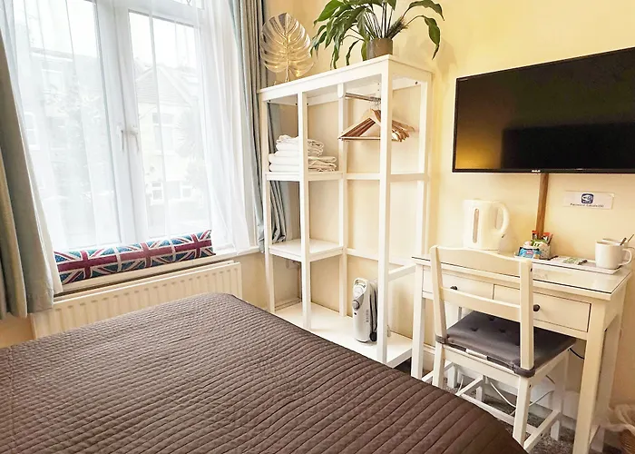 Esk Vale Guest House Portsmouth
