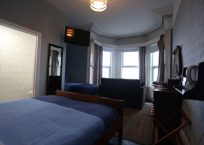 Rolling Wave Guesthouse