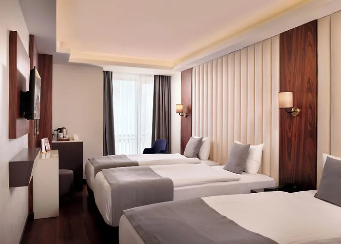Shining Star Hotel