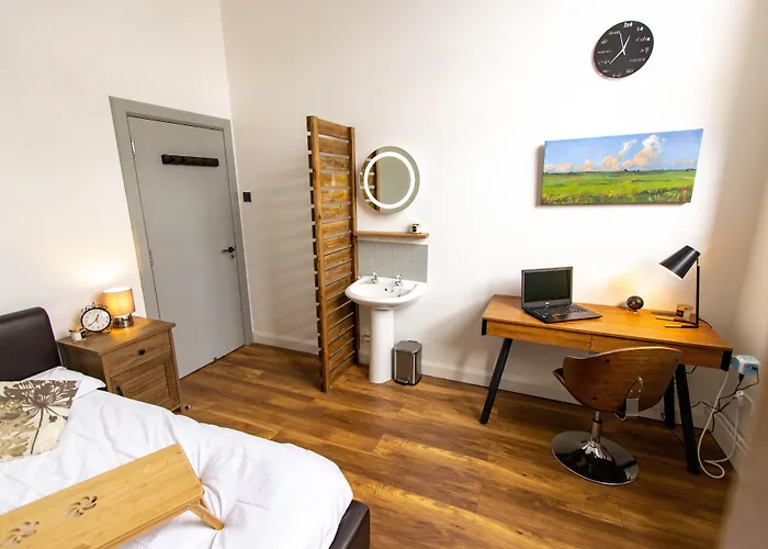 Cades Accommodation Wolverhampton