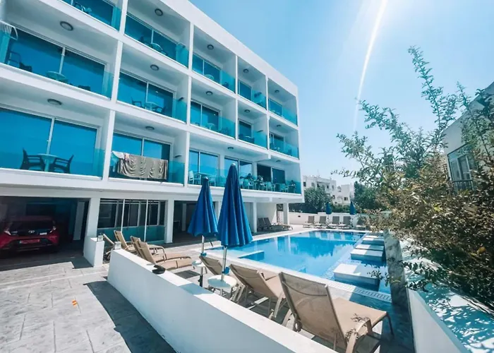Sunny Blue Hotel