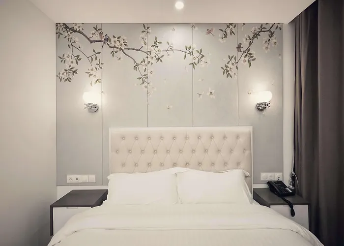 Hotel Soleil d’été à Sotteville-lès-Rouen