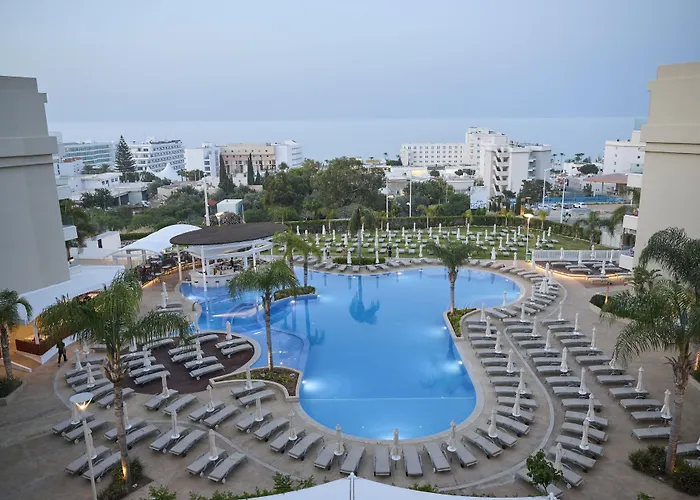 Sunrise Oasis Hotel & Waterpark Protaras