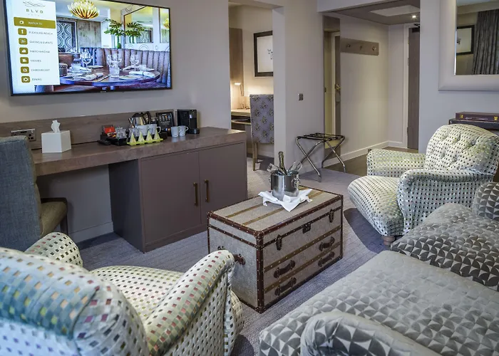 Boulevard Hotel