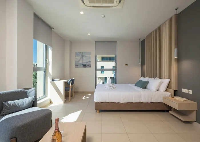Trianon Luxury Apartments & Suites