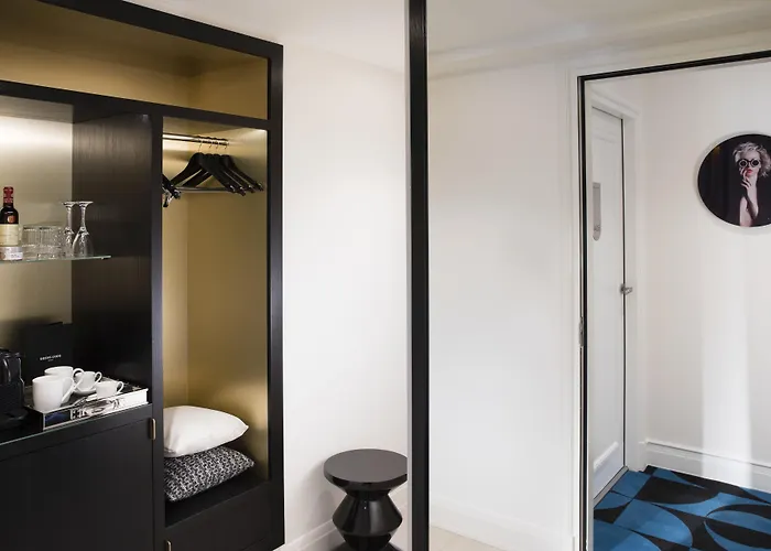 Hotel Dress Code Parigi