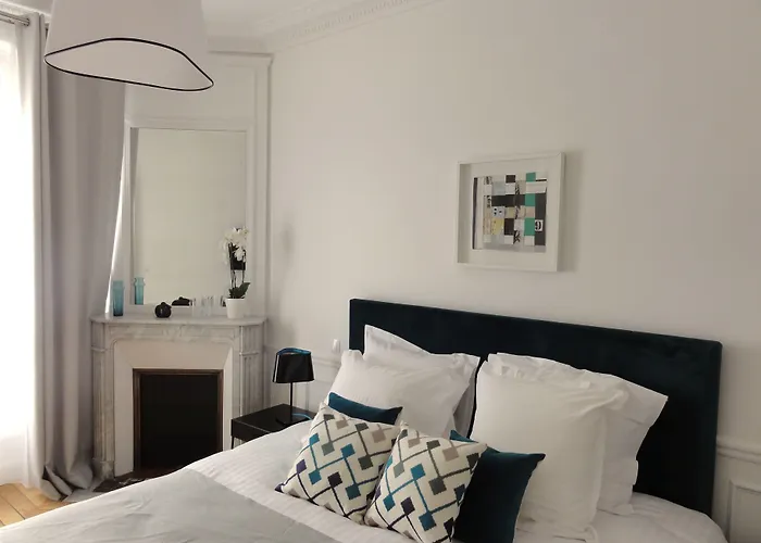 Relais12Bis Bed & Breakfast By Eiffel Tower