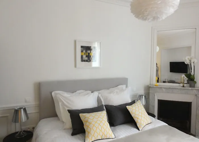 Relais12Bis Bed & Breakfast By Eiffel Tower