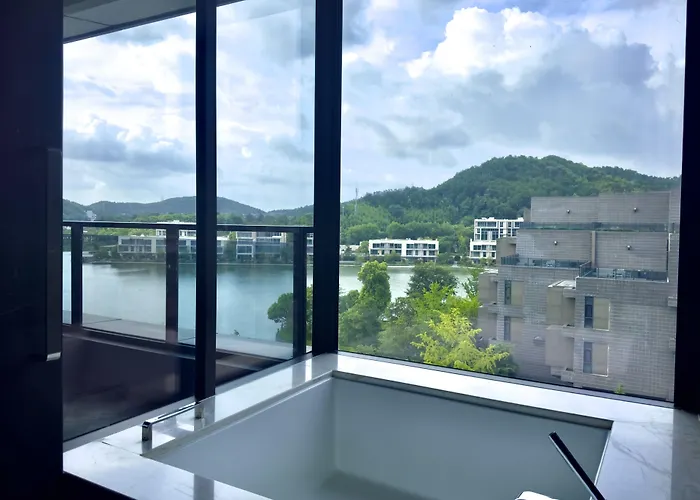 Hilton Ningbo Dongqian Lake