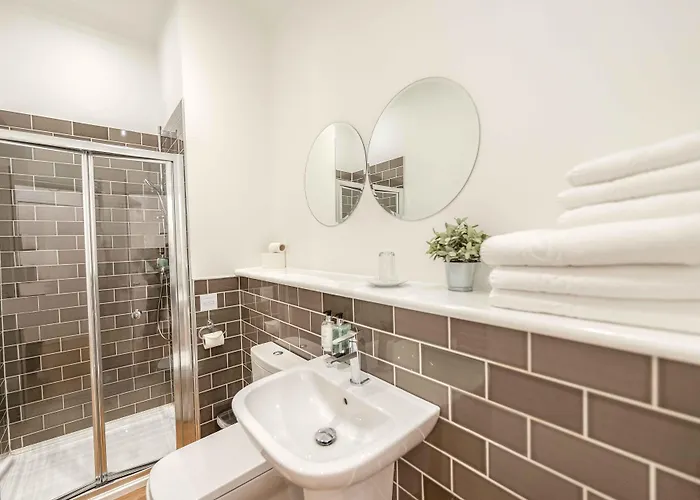 Edinburgh Castle Apartments
