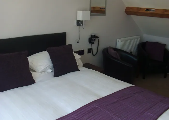 Farnham Hotel
