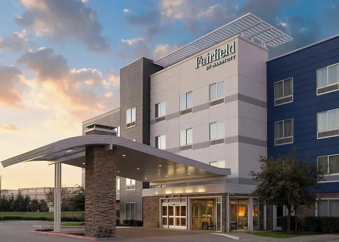 Fairfield Inn & Suites By Marriott Dallas West/I-30