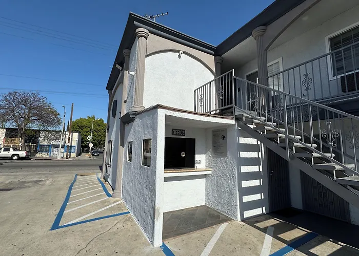 Bronco Motel South Central