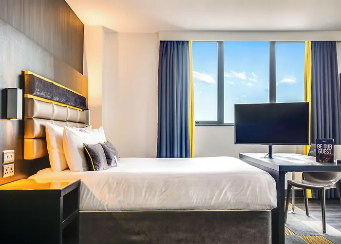 Roomzzz Chester City