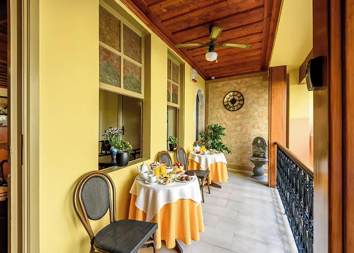 Belmondo Hotel