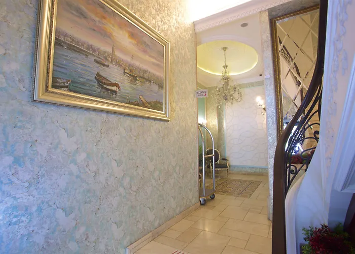 Emporium Hotel