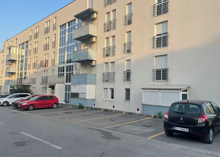 Apartments Znjan