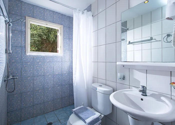 Primavera Beach Hotel Studios & Apartments