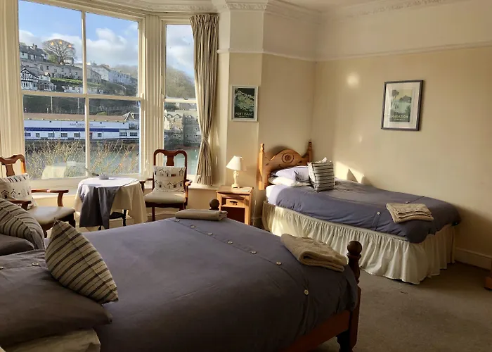 Bridgeside Guest House