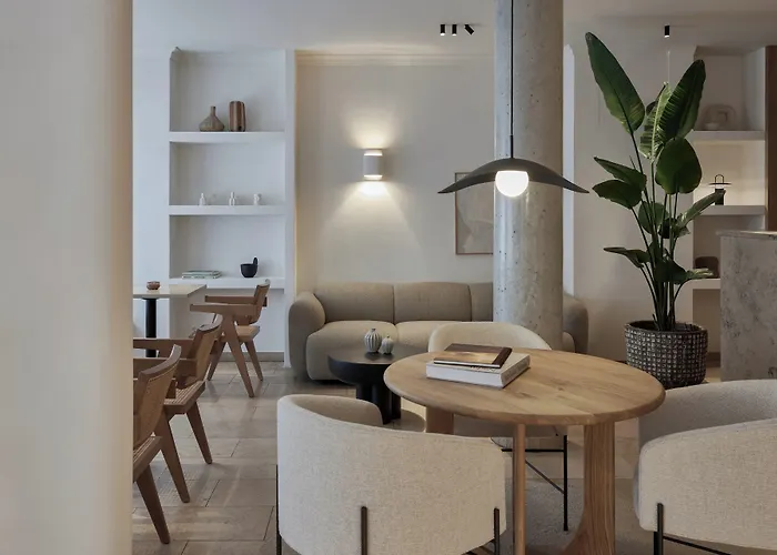 ADELANTE Boutique Hotel