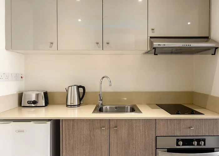 Melpo Antia Hotel & Suites