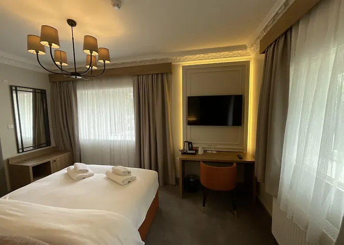 Old Mill Hotel & Lodge