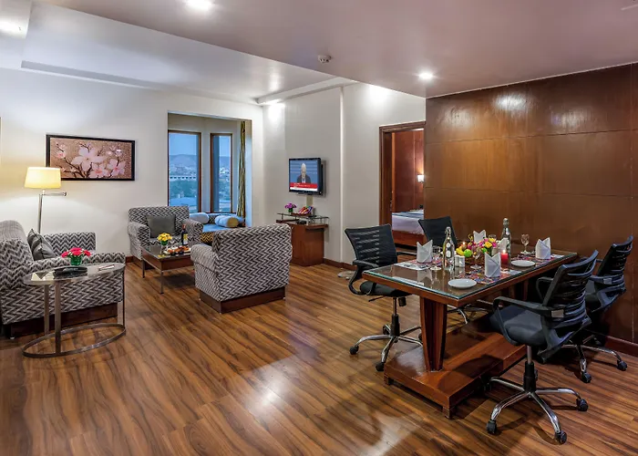 Hotel Lords Plaza Jaipur