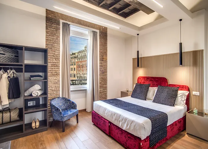 Little Queen Suite