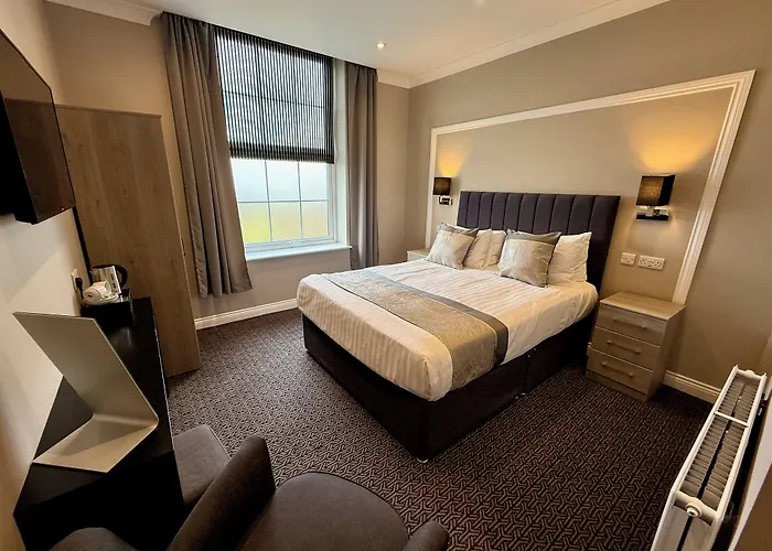 The Raven Hotel