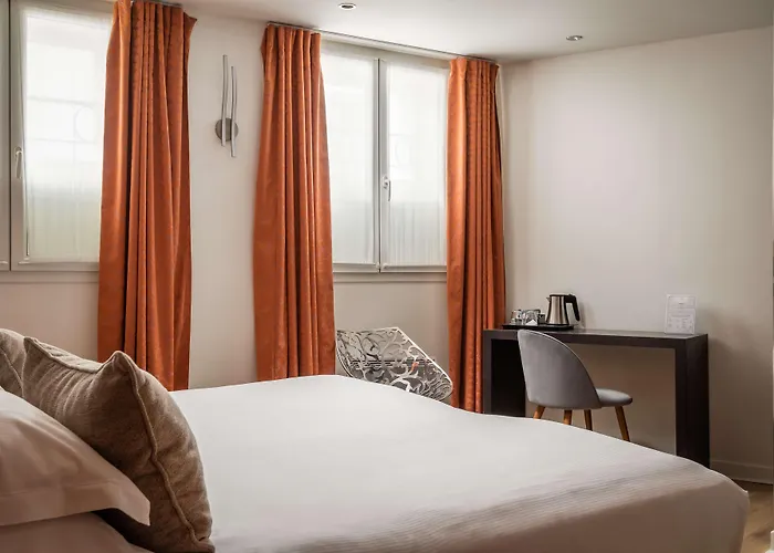 Hotel Arc De Triomphe Paris
