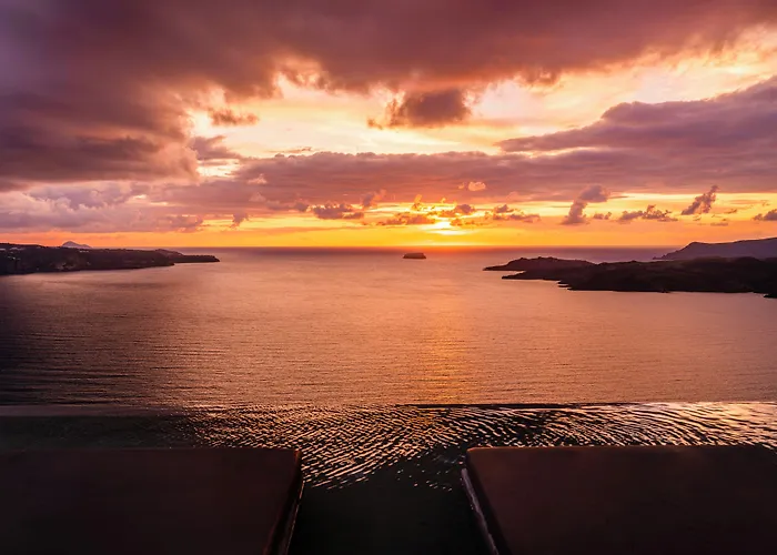 Lilium Hotel Santorini Firá