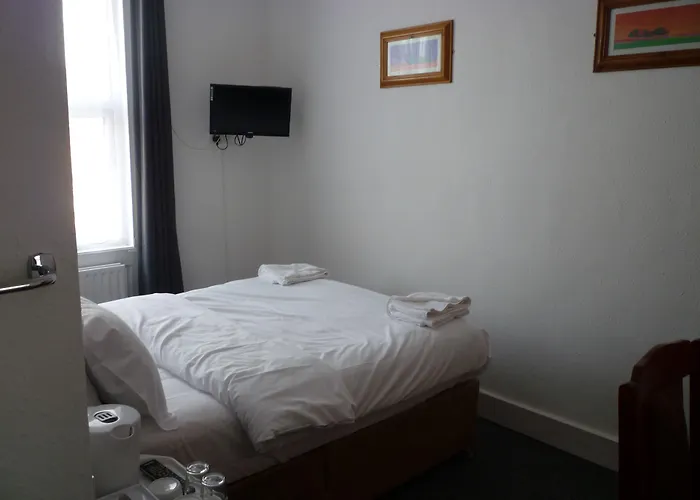 Bow Guest House Reading